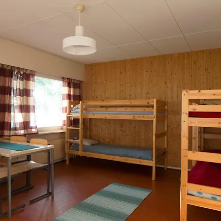 Nikkilaen Elaemyskylae Hostel Saariharju