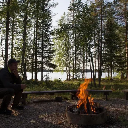 Nikkilaen Elaemyskylae Hostel *