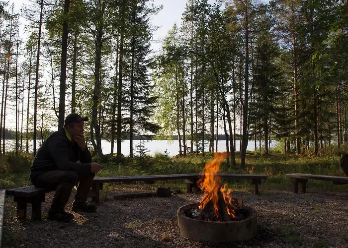 Nikkilaen Elaemyskylae Hostel *